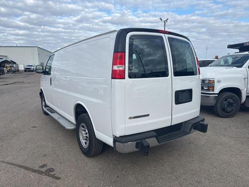 2024 Chevrolet Express 2500 RWD 2500 Regular Wheelbase WT