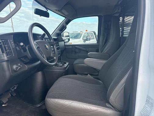 2024 Chevrolet Express 2500 RWD 2500 Regular Wheelbase WT