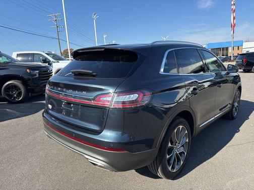 2021 Lincoln Nautilus Reserve