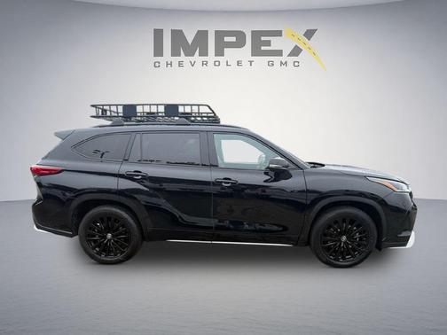 Midnight Black Metallic 2023 Toyota Highlander XSE