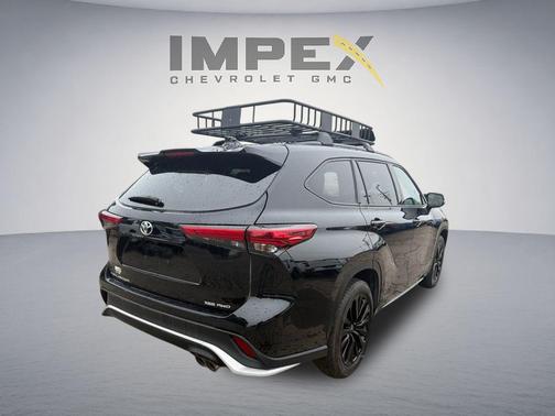 Midnight Black Metallic 2023 Toyota Highlander XSE