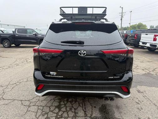 Midnight Black Metallic 2023 Toyota Highlander XSE