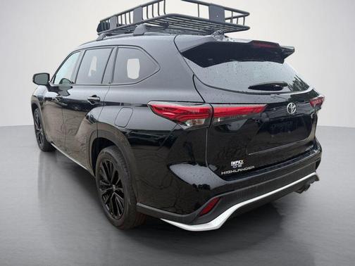Midnight Black Metallic 2023 Toyota Highlander XSE