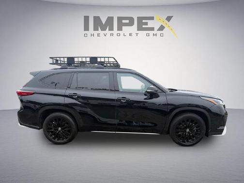 Midnight Black Metallic 2023 Toyota Highlander XSE