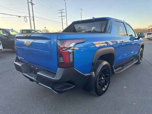 2025 Chevrolet Silverado EV LT