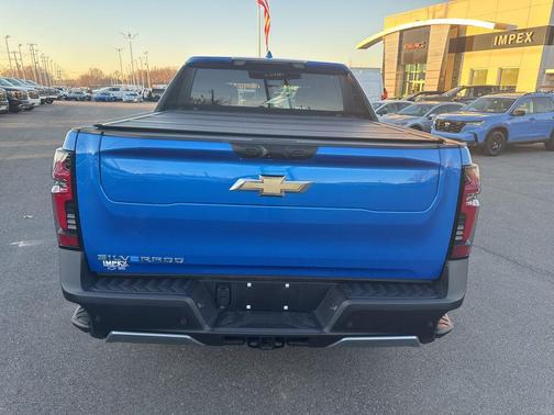2025 Chevrolet Silverado EV LT