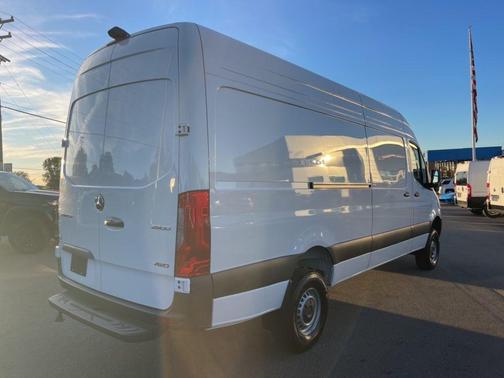 2025 Mercedes-Benz Sprinter 2500 High Roof