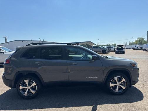 Sting-Gray Clearcoat 2022 Jeep Cherokee Limited