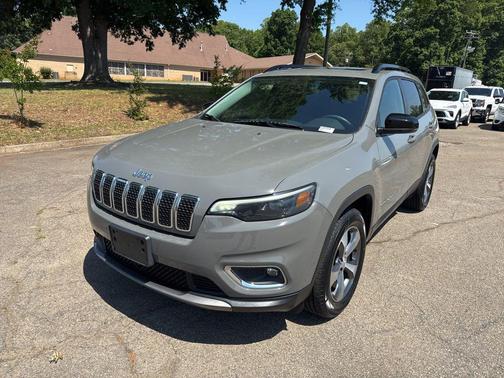Sting-Gray Clearcoat 2022 Jeep Cherokee Limited