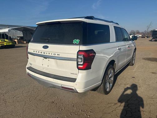 Star White Metallic Tri-Coat 2024 Ford Expedition Max Platinum