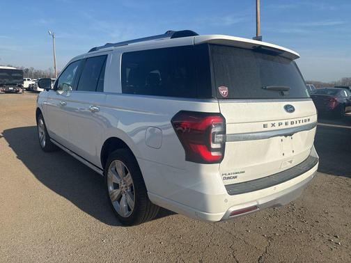 Star White Metallic Tri-Coat 2024 Ford Expedition Max Platinum
