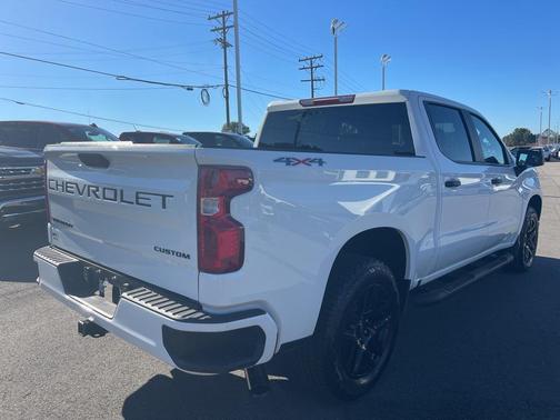 2025 Chevrolet Silverado 1500 Custom