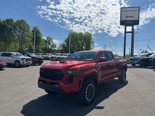 2025 Toyota Tacoma SR