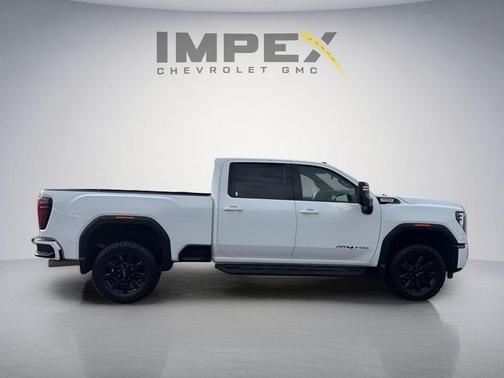 Summit White 2024 GMC Sierra 2500 AT4