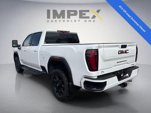 Summit White 2024 GMC Sierra 2500 AT4