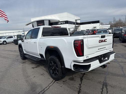 Summit White 2024 GMC Sierra 2500 AT4