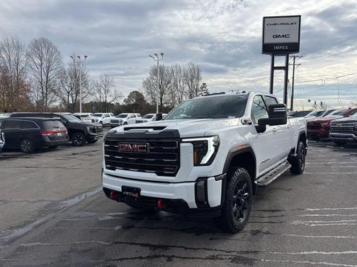 Summit White 2024 GMC Sierra 2500 AT4