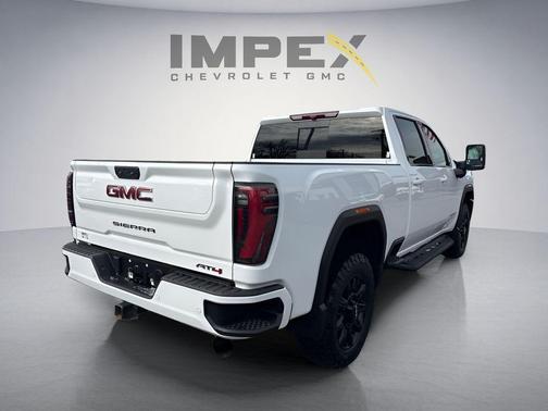 Summit White 2024 GMC Sierra 2500 AT4