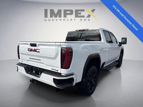 Summit White 2024 GMC Sierra 2500 AT4