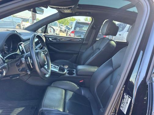 2023 Porsche Macan Macan