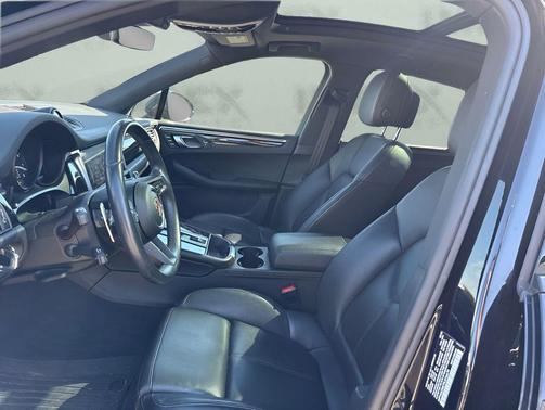 2023 Porsche Macan Macan