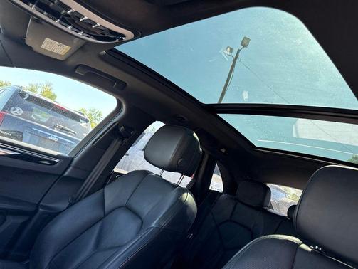 2023 Porsche Macan Macan