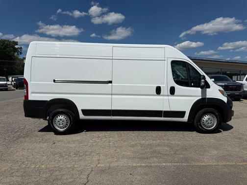 Bright White Clearcoat 2026 RAM ProMaster 2500 Tradesman