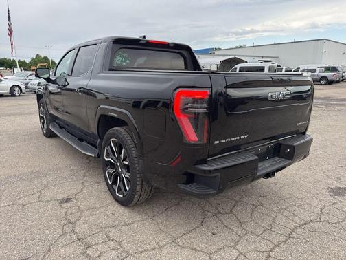 Onyx Black 2025 GMC Sierra EV Max Range Denali