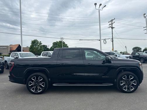 Onyx Black 2025 GMC Sierra EV Max Range Denali