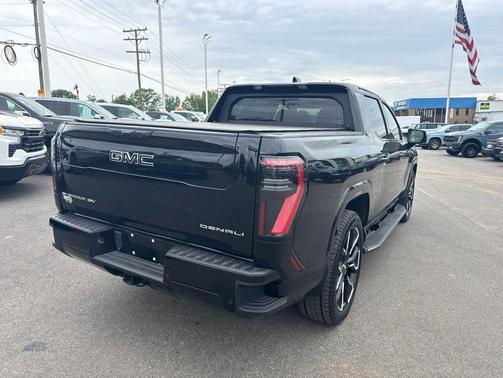 Onyx Black 2025 GMC Sierra EV Max Range Denali