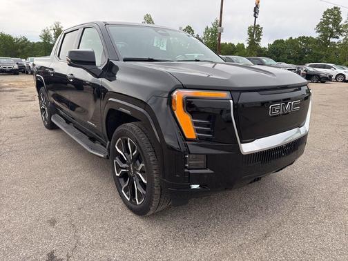 Onyx Black 2025 GMC Sierra EV Max Range Denali