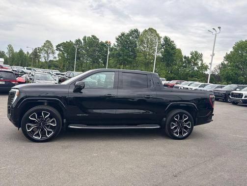 Onyx Black 2025 GMC Sierra EV Max Range Denali