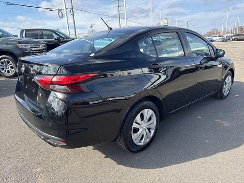 2023 Nissan Versa 1.6 S