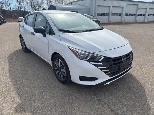 2024 Nissan Versa 1.6 S