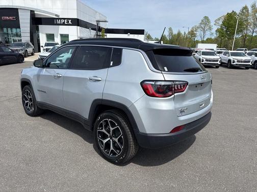Silver Zynith Metallic Clearcoat 2025 Jeep Compass Limited