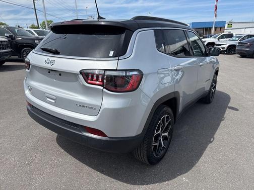 Silver Zynith Metallic Clearcoat 2025 Jeep Compass Limited