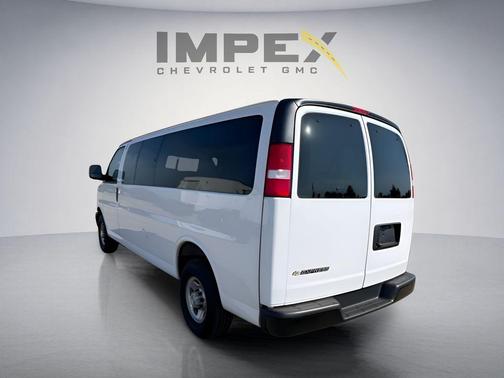 Summit White 2025 Chevrolet Express 3500 RWD 3500 Extended Wheelbase LS