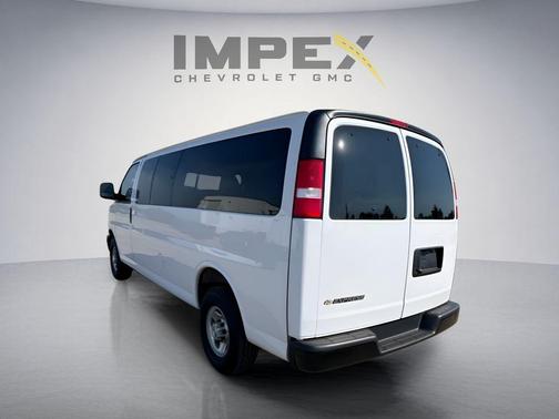 Summit White 2025 Chevrolet Express 3500 RWD 3500 Extended Wheelbase LS