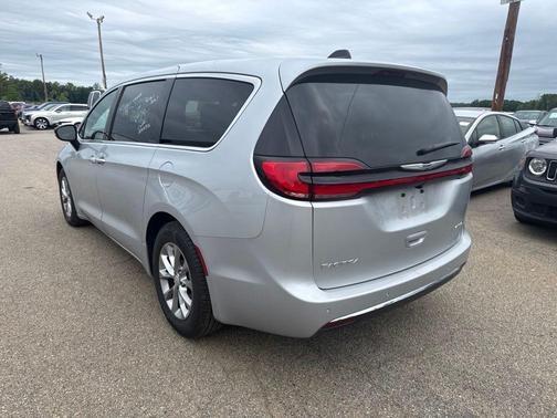 Silver Mist Clearcoat 2026 Chrysler Pacifica Limited