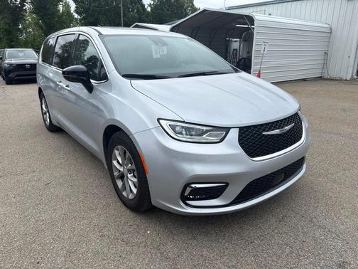 Silver Mist Clearcoat 2026 Chrysler Pacifica Limited