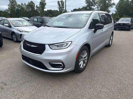 Silver Mist Clearcoat 2026 Chrysler Pacifica Limited
