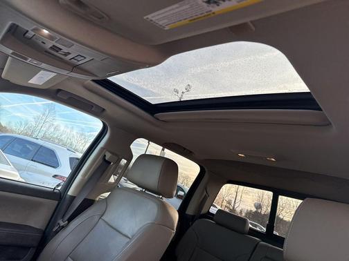 Red 2018 GMC Sierra 1500 SLT