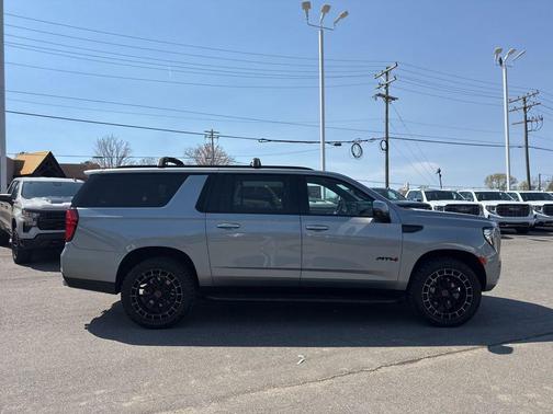 2024 GMC Yukon XL 4WD AT4
