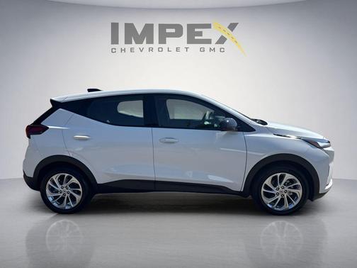 Summit White 2027 Chevrolet Bolt LT FWD