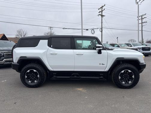 2024 GMC HUMMER EV SUV 2X