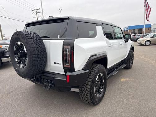 2024 GMC HUMMER EV SUV 2X