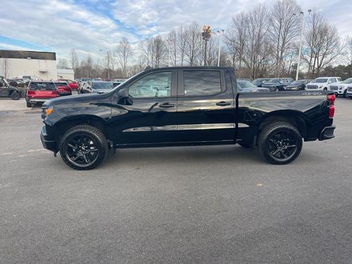 2024 Chevrolet Silverado 1500 Custom