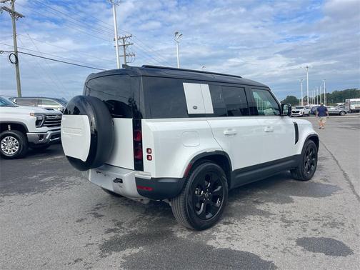 2024 Land Rover Defender 110 P300
