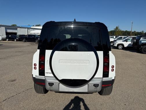 2024 Land Rover Defender 110 P300