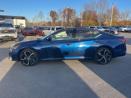 2024 Nissan Altima SR FWD